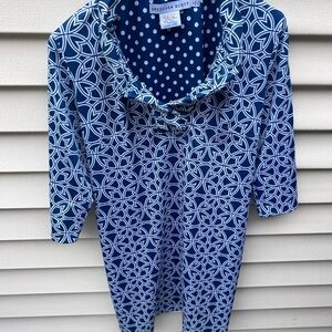 Size L Gretchen Scott ruffle collar dress.